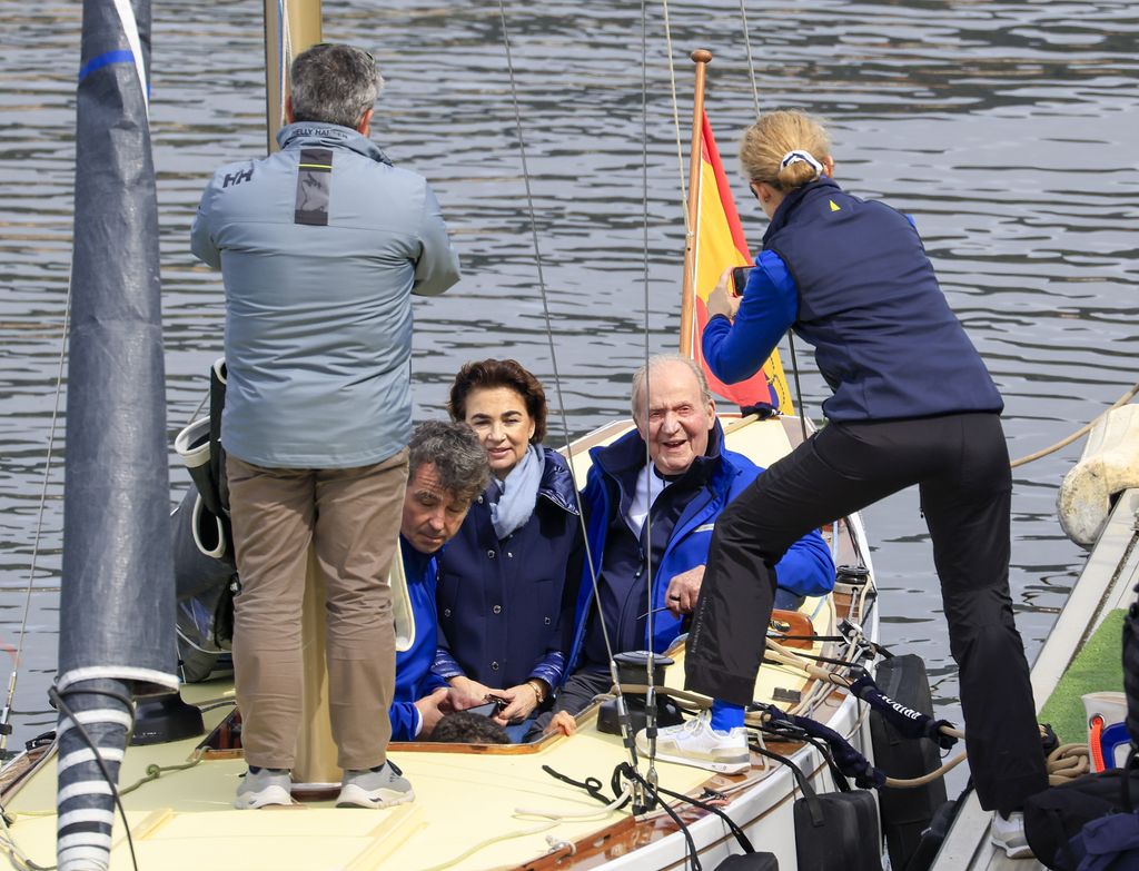 El rey Juan Carlos y la Infanta Elena en Sanxenxo, en marzo de 2024
