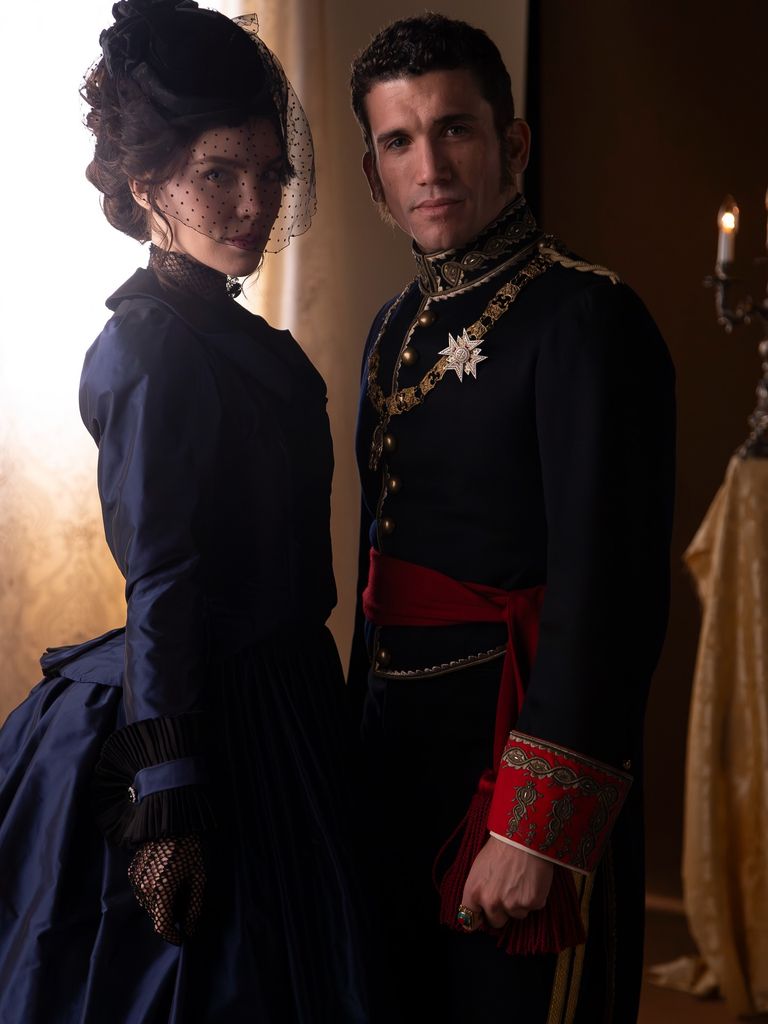 Belinda y Jaime Lorente, quien interpreta a Maximiliano de Habsburgo.