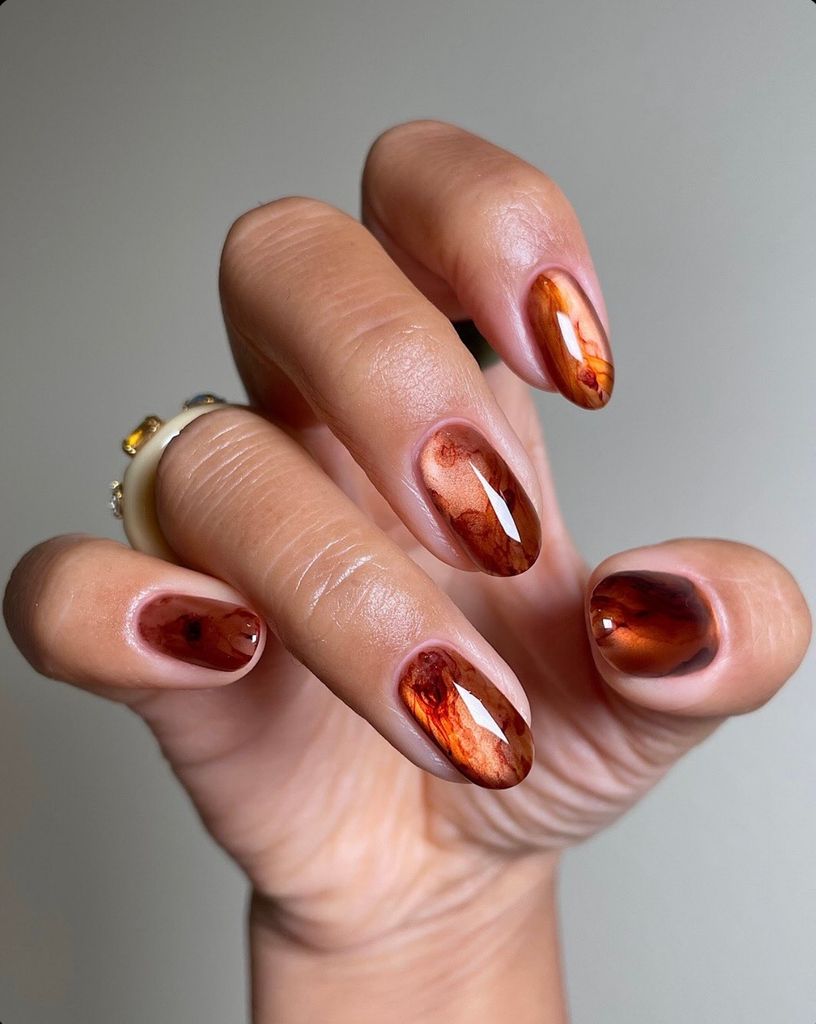 Uñas con efecto cat eye