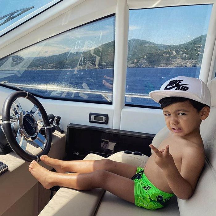 Cristiano Ronaldo y Georgina Rodríguez con Mateo