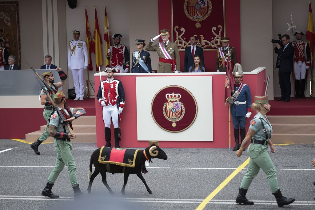 En el desfile tampoco faltó la cabra de La Legión