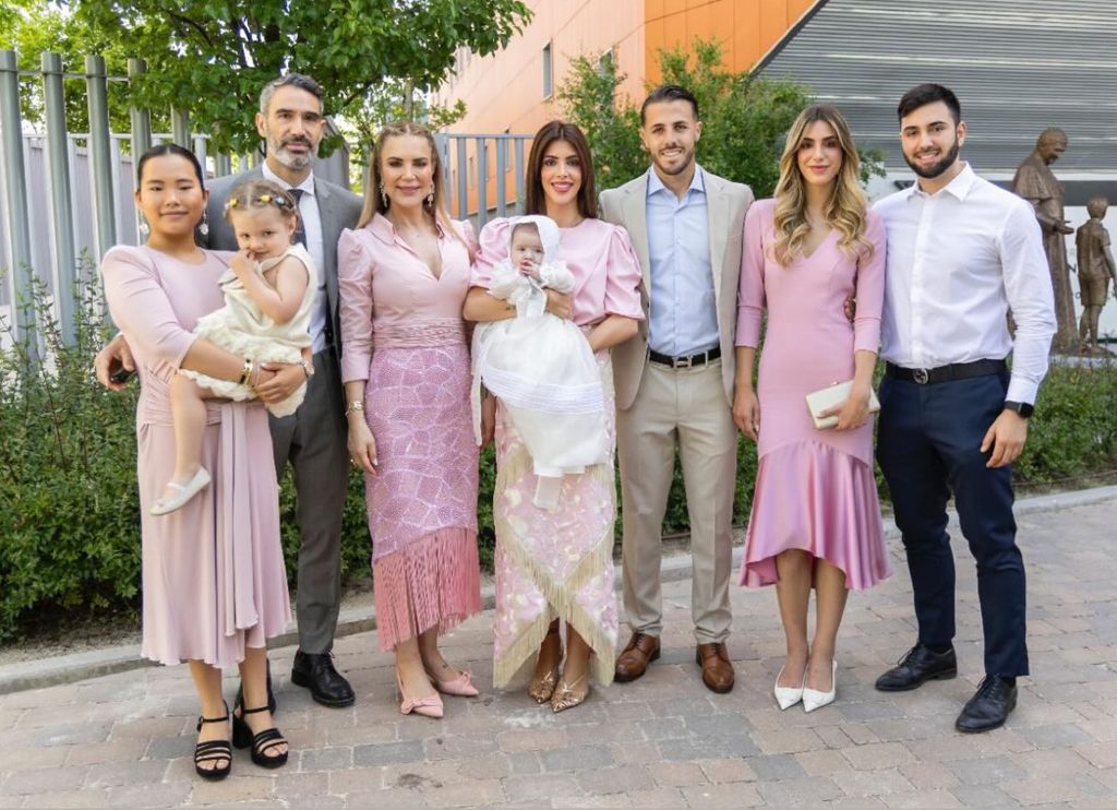 Ingrid Asensio y Fernando Sanz celebran el bautizo de su nieta pequeña en una entrañable fiesta familiar
