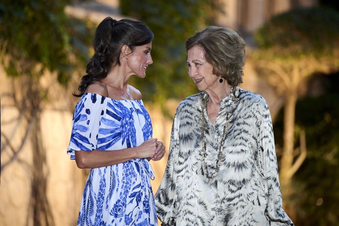 Doña Letizia y doña Sofía muy cómplices en Marivent