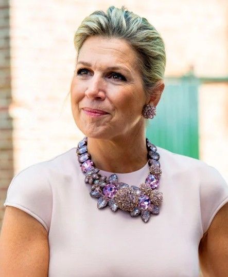 La reina Máxima de Holanda en su visita a Zevenbergschen en 2024.