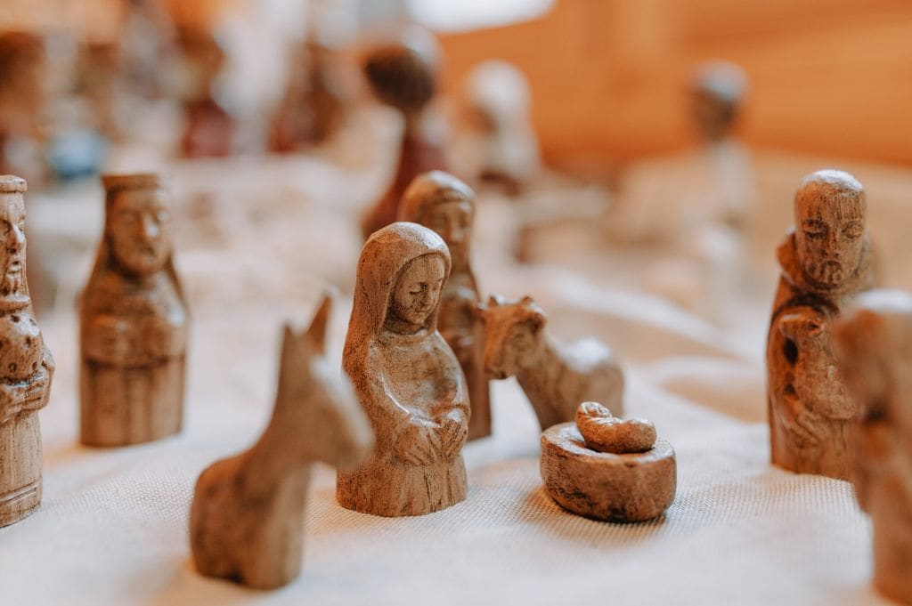 Belén artesanal de madera