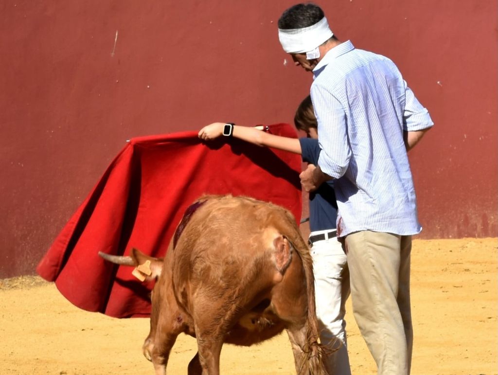Manuel Escribano, con su noven sobrino