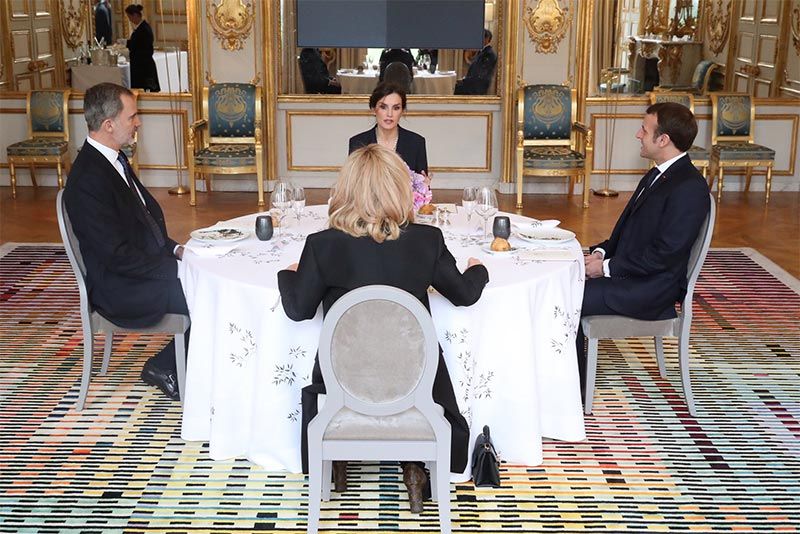 Los Reyes con los Macron