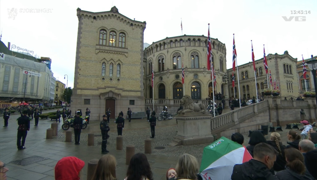 Parlamento de Noruega para la primera apertura del reinado de Haakon VIII