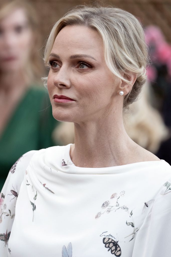 Charlene de Mónaco vuelve a elegir el blanco en el tradicional picnic junto al príncipe Alberto y sus hijos, 2026.
