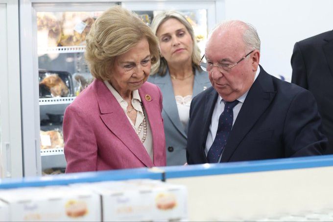 Doña Sofía en el Banco de Alimentos de Castellón