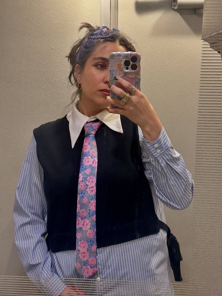 Gemeny Hernandez se describe como escritora, música, estilista y productora.