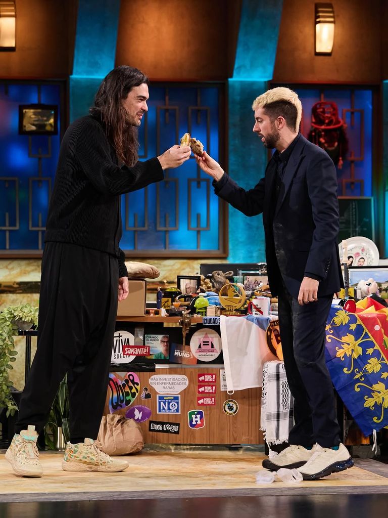 Oliver Laxe, director de 'Sirat', en 'La Revuelta' con David Broncano