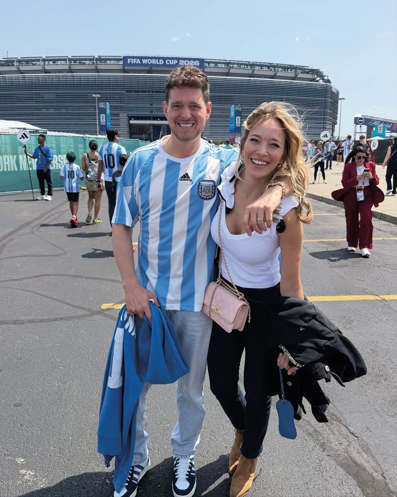 Michael Bublé y Luisana Lopilato en la final del Mundial 2026