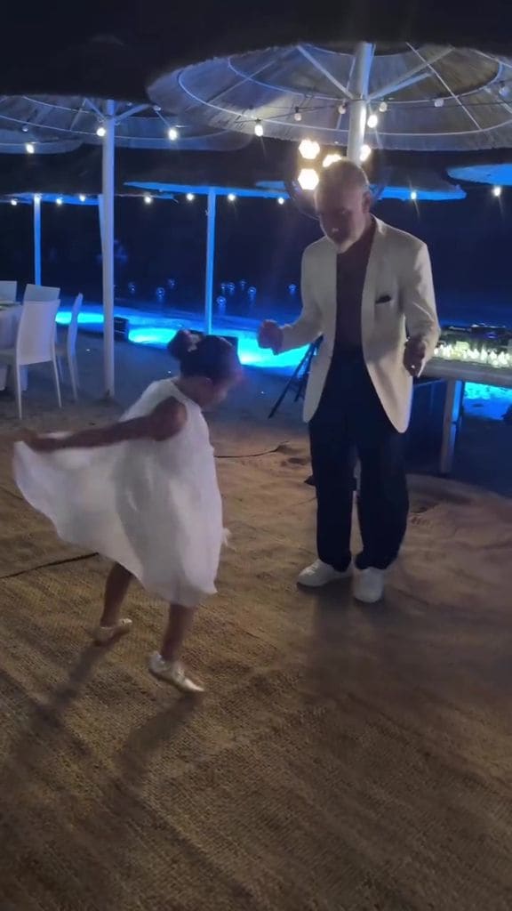 Gianluca Vacchi enterneció bailando con su hija Blu.