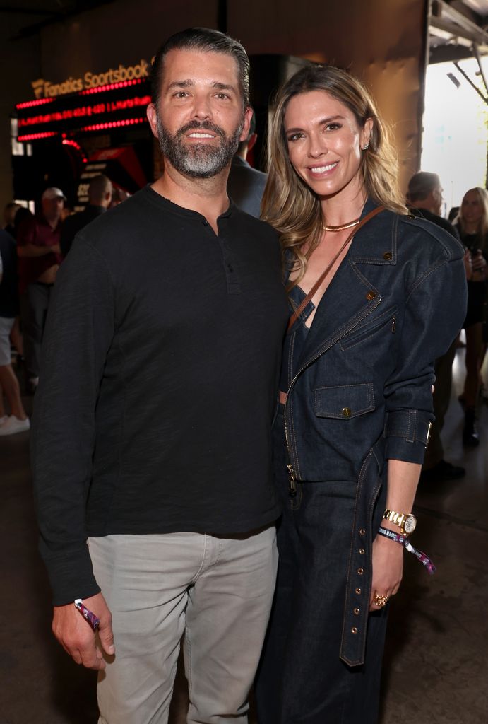 Donald Trump Jr. actualmente está en una relación con la socialité Bettina Anderson.