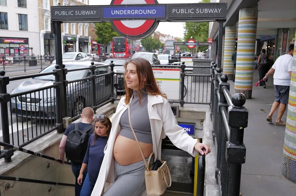 Michelle presumió su 'baby bump' en algunos de los sitios más icónicos de la capital de Inglaterra.