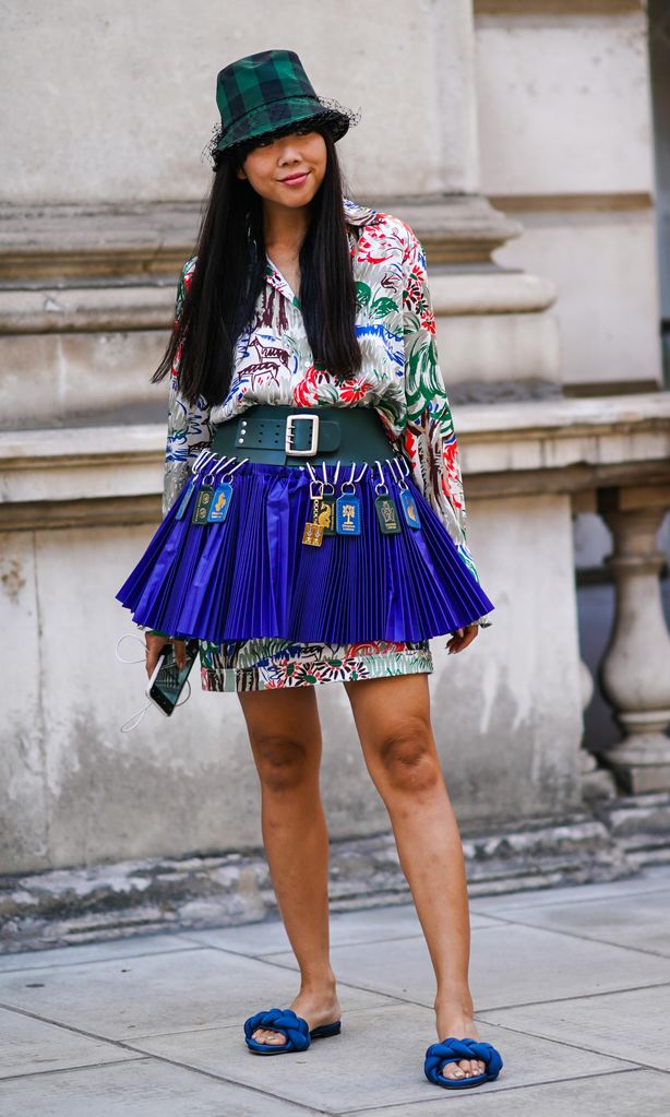 classic blue de pantone en outfit de susie lau