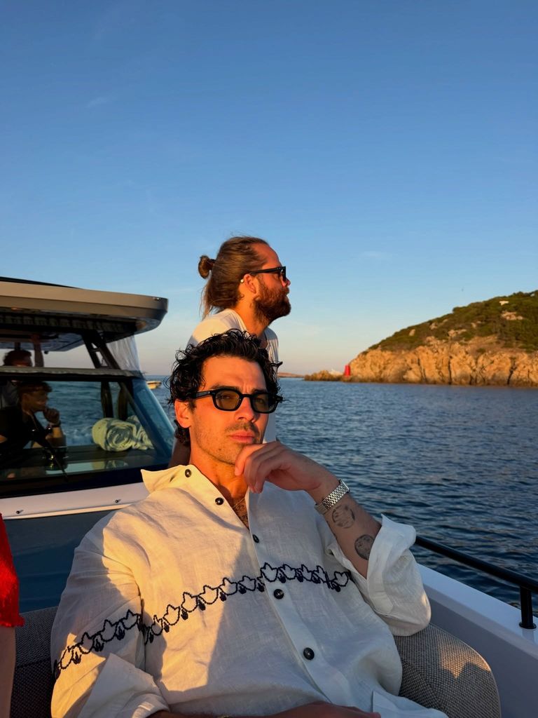 Los días en la costa alicantina han sido increíble para la familia Jonas