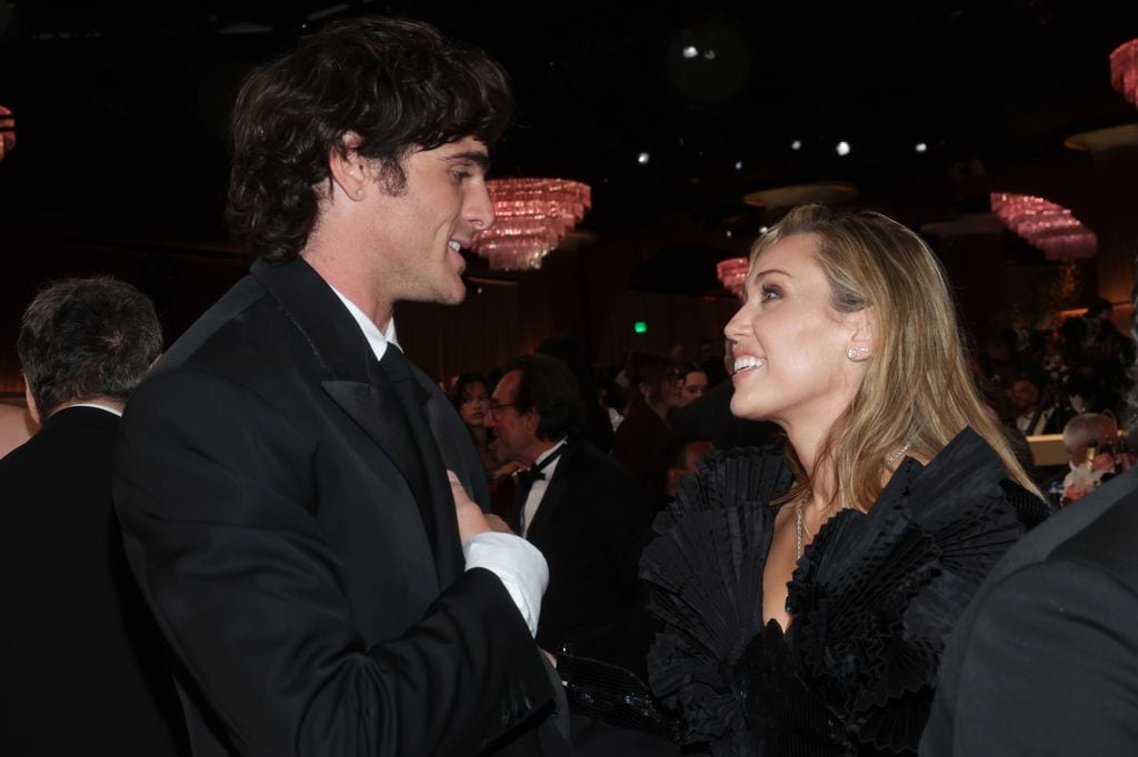 Jacob Elordi y Miley Cyrus sostuvieron una amena charla