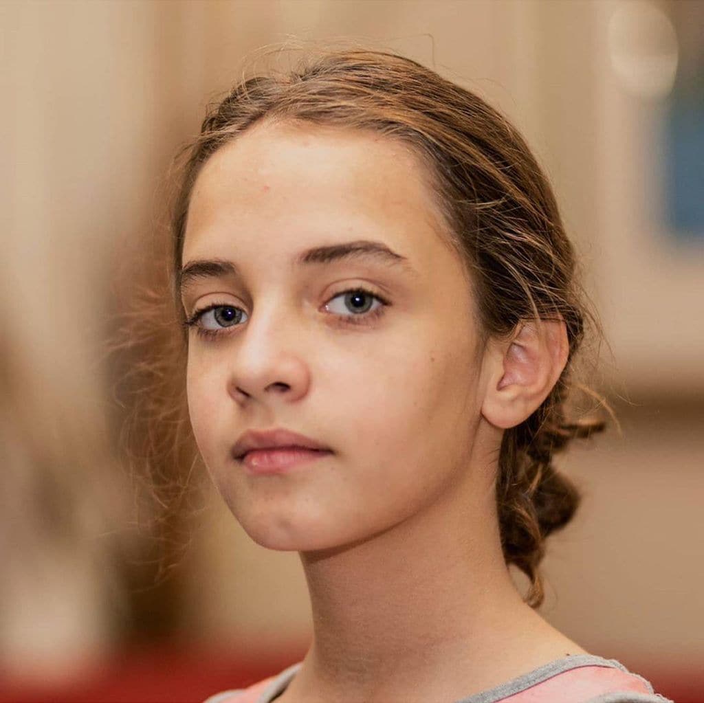 maya hija de m nica spear