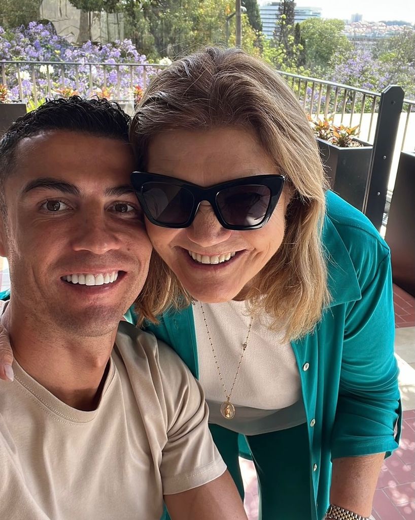 Cristiano Ronaldo celebró los 71 años de su mamá, María Dolores dos Santos Aveiro.