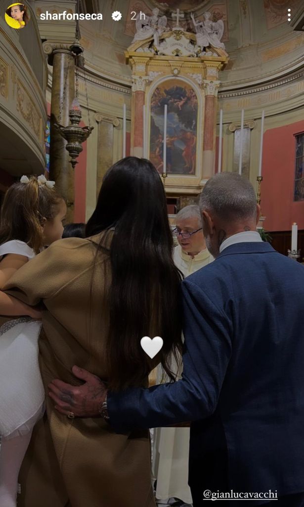 sharon fonseca y gianluca vacchi celebran el bautizo de blu