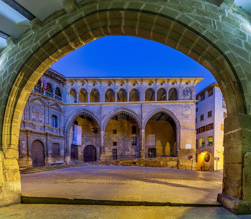Plaza de España, Lonja y Ayuntamiento, Alcañiz, Teruel