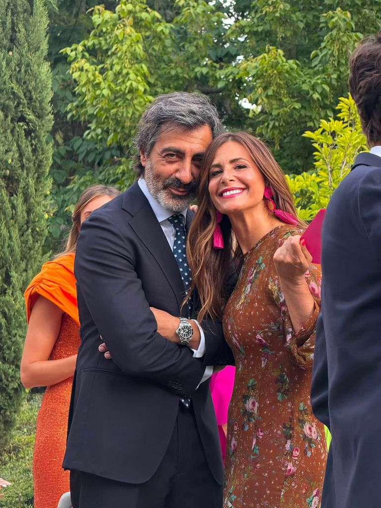 Nuria Roca y Juan del Val en la boda de Patricia Cerezo y Kiko Gámez