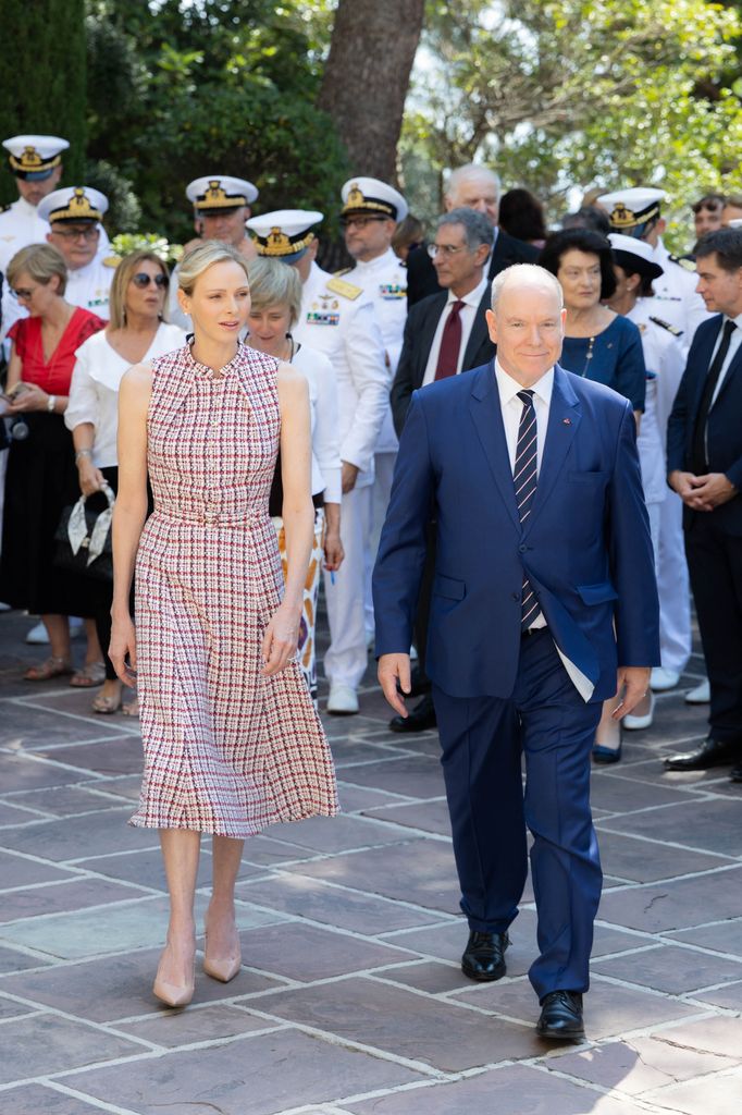 Charlene de Mónaco junto al príncipe Alberto en el 50 aniversario del pacto de RAMOGE, 2026.