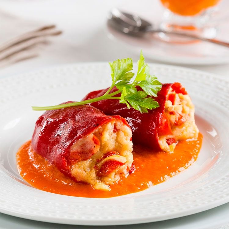 Pimientos del piquillo rellenos de merluza