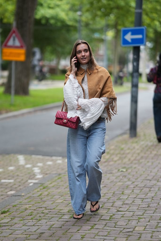 Las sandalias de tacón son el calzado ideal para un look fresco y elegante.