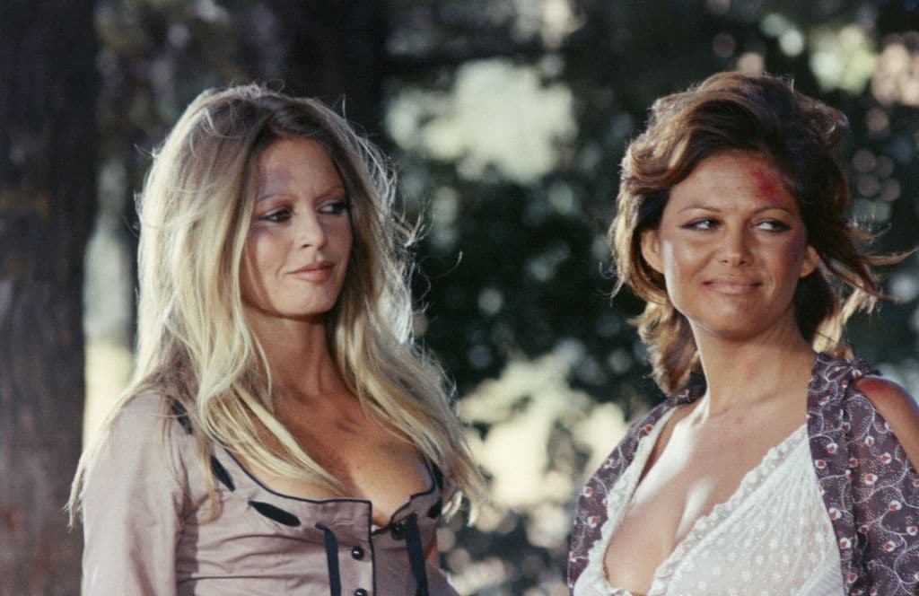 Brigitte Bardot y Claudia Cardinale en 'Las petroleras' (1971)