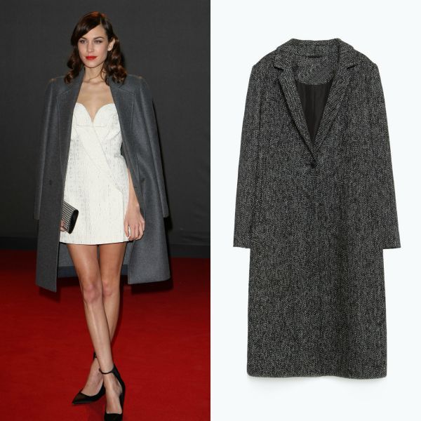 Alexa Chung fue de las primeras en llevar un abrigo gris jaspeado ligeramente oversize, muy similar al Maxi Coat de Zara que se ha convertido en superventas.

