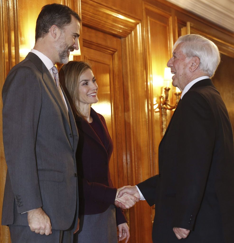 Los reyes Felipe y Letizia con Mario Vargas Llosa