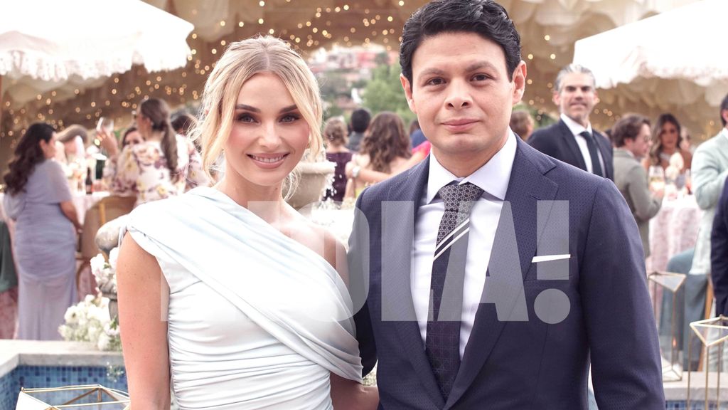 Irina Baeva y Giovanni Medina presumen su amor en la boda de Karla Díaz y Daniel Dayz