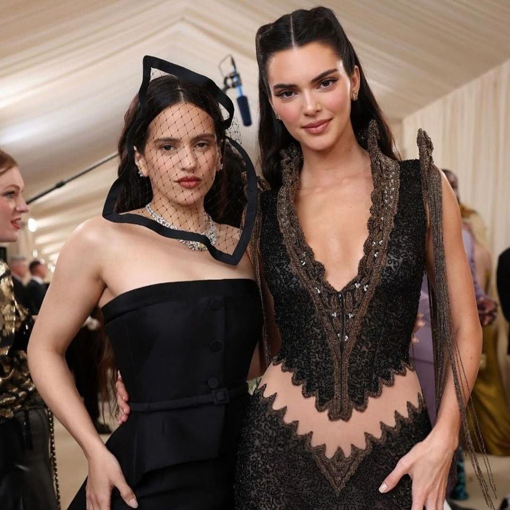 rosal a y kendall jenner en la met gala