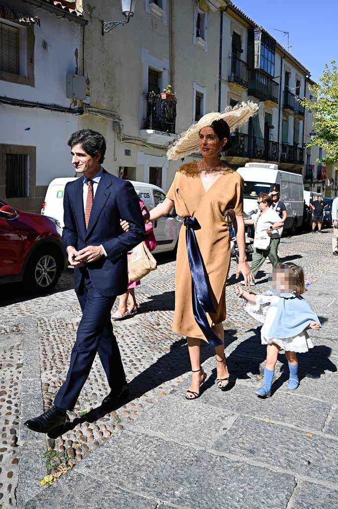 Fernando Fitz-James Stuart y Sofía Palazuelo en la boda del hermano de ella