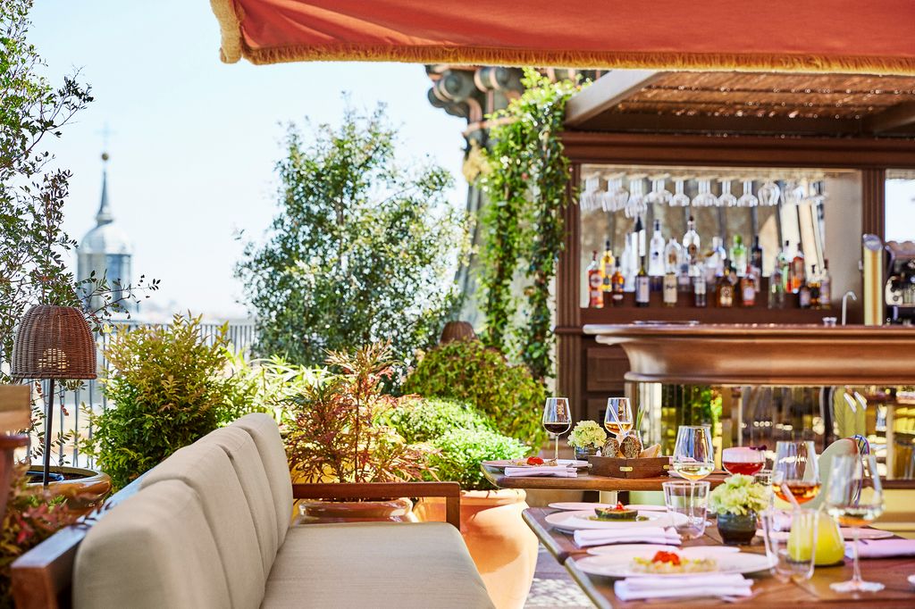 La terraza de Dani Brasserie, en lo alto del Hotel Four Seasons, es una de las azoteas más codiciadas de la capital