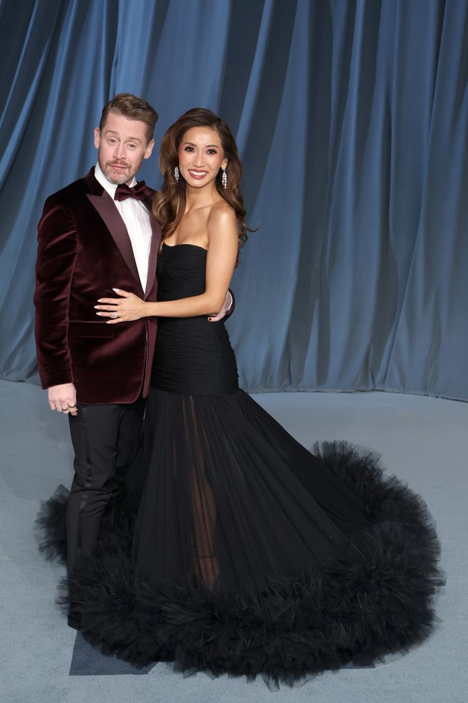 Macaulay Culkin y Brenda Song en la Annual Academy Museum Gala en Los Ángeles, California, 2025. 