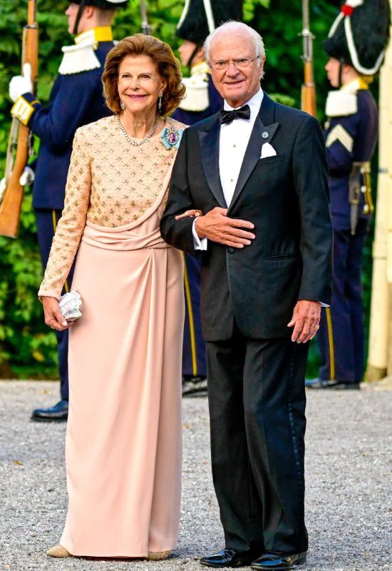 Los Reyes en la Ópera Real de Estocolmo en el Palacio de Drottningholm con motivo del Jubileo de Oro del rey Carlos Gustavo