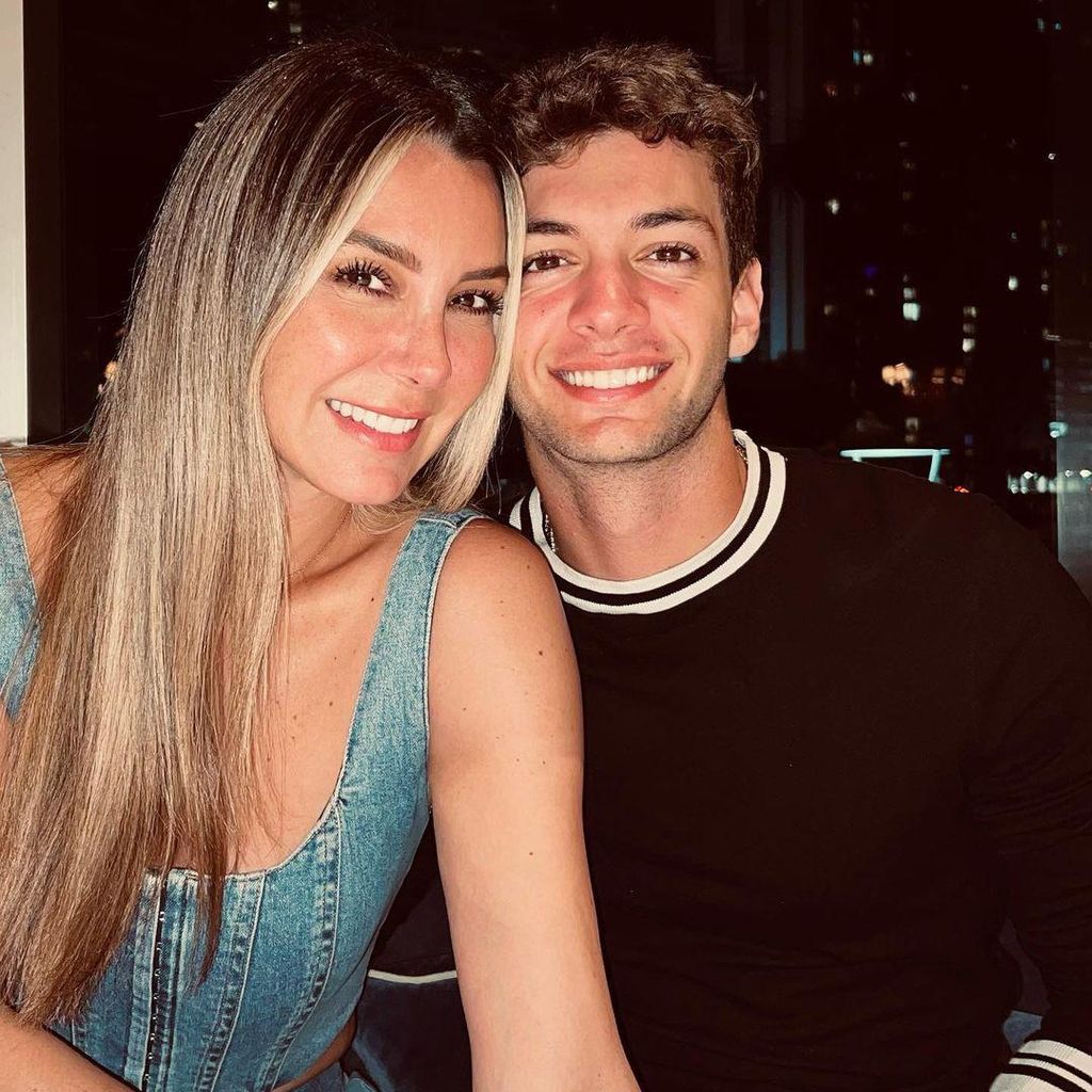 Elizabeth Gutiérrez y su hijo