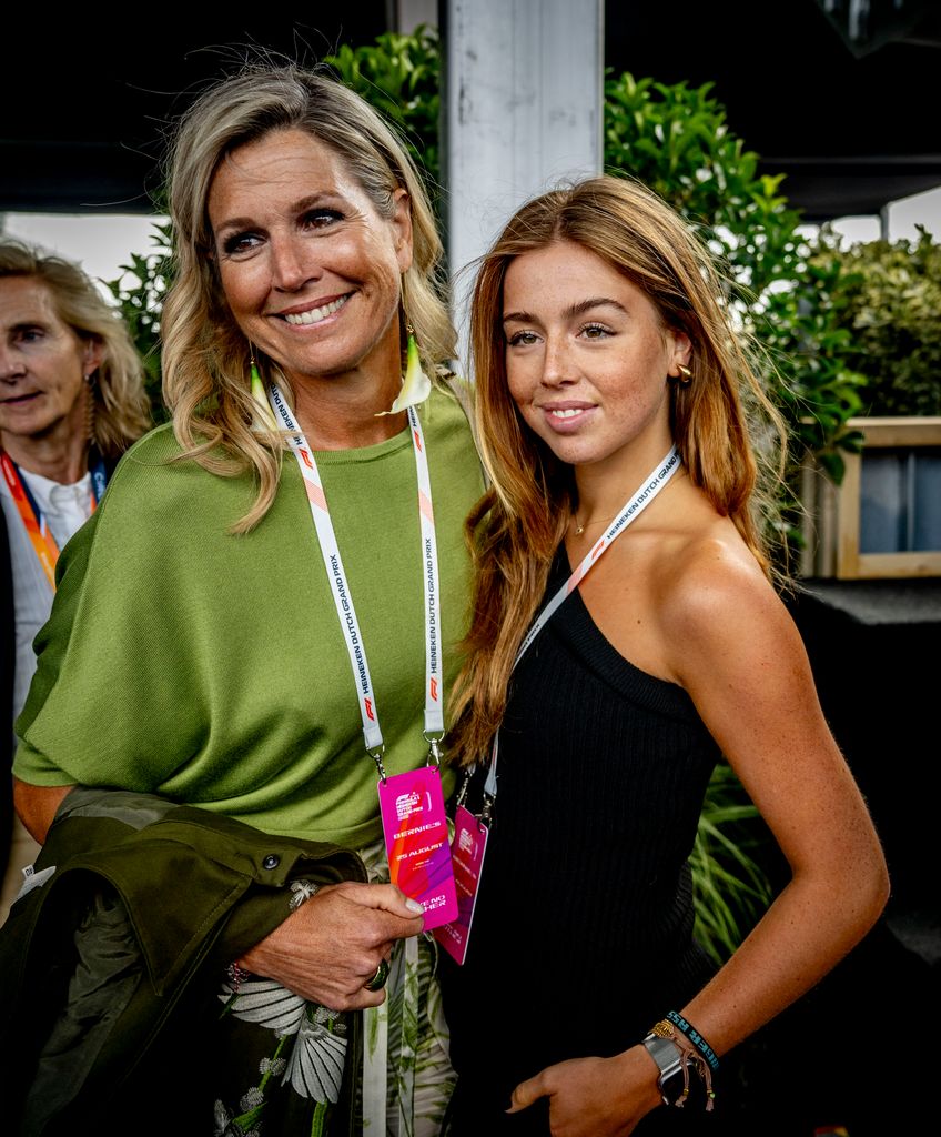 Máxima y Alexia de Países Bajos en el premio de la Fórmula 1