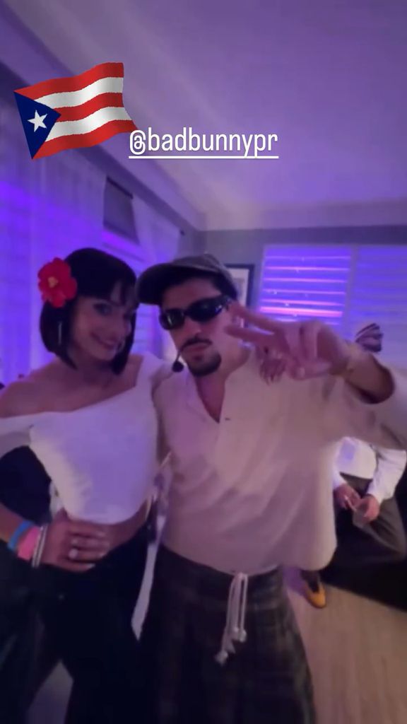 Dayanara Torres y Bad Bunny, muy contentos en 'la casita' del Coliseo de Puerto Rico 