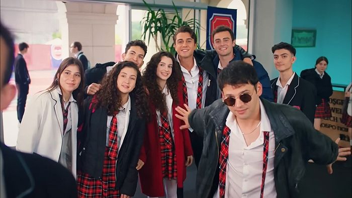 'Hermanos': Los chicos no se sienten cómodos el afán de protagonismo de Ogulcan tras su popularidad en internet