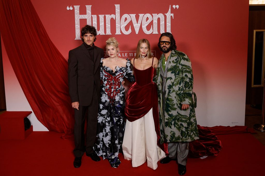 Jacob Elordi, Emerald Fennell, Margot Robbie y Shazad Latif celebraron el lanzamiento del filme en la capital francesa.