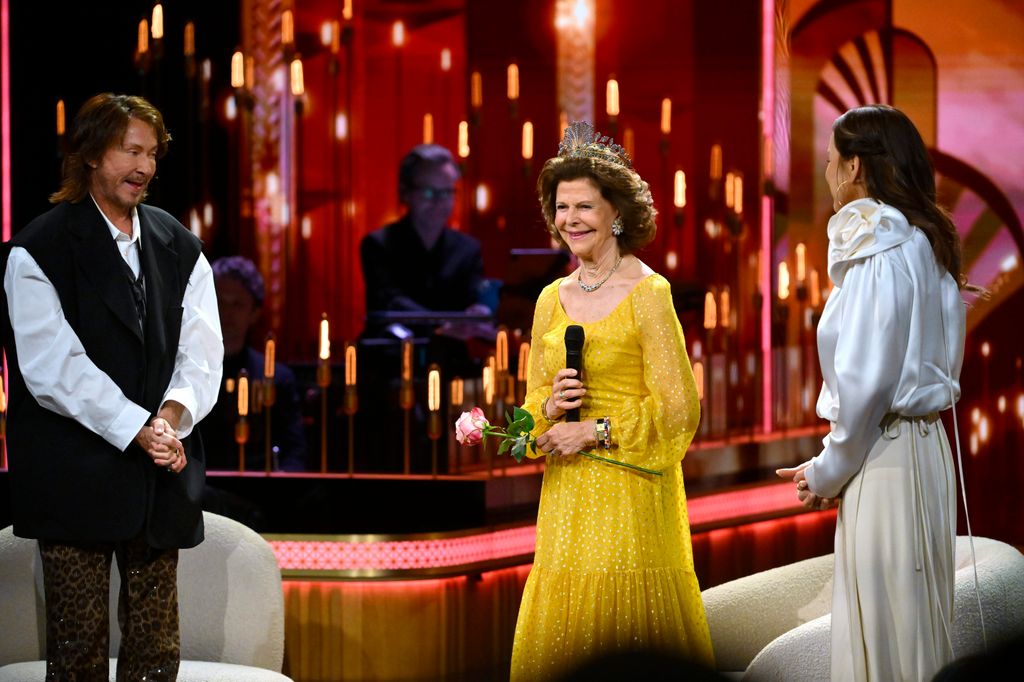 La reina Silvia acudió con uno de sus vestidos icónicos, el Dior que se compró después de casarse con el rey Carlos Gustavo de Suecia para sus primeros actos de gala