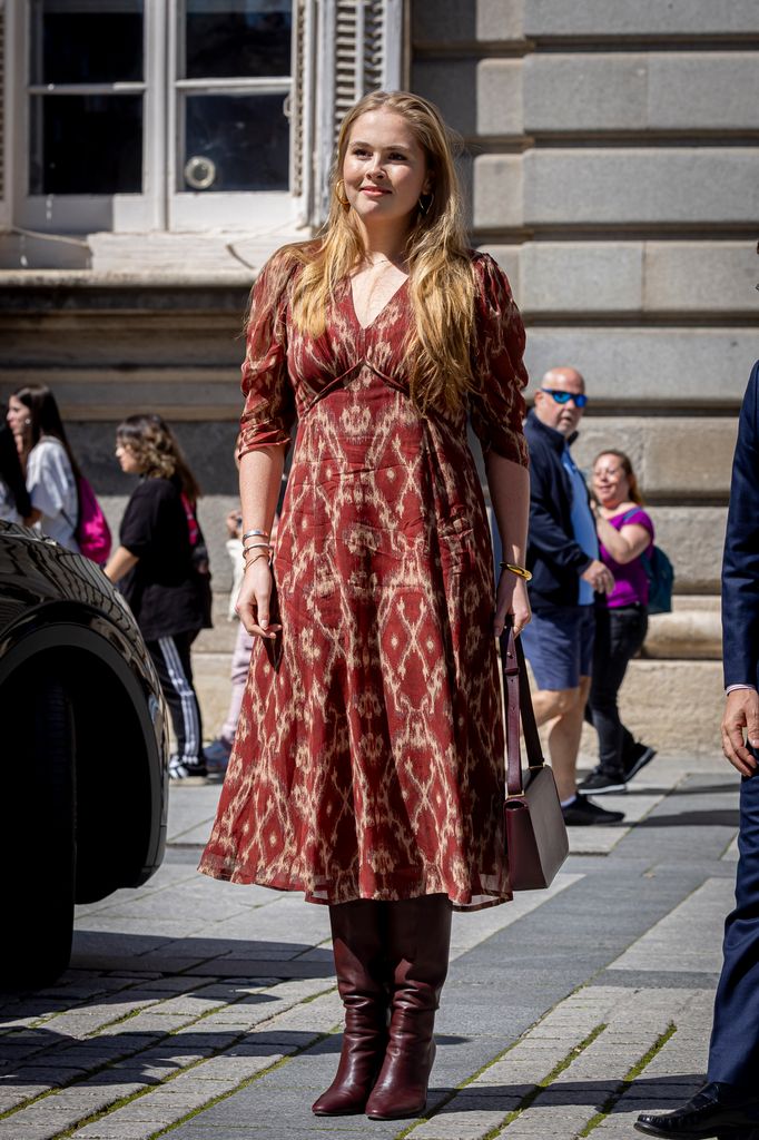 La princesa Amalia de Holanda sorprendió con un espectacular estampado bohemio en Madrid