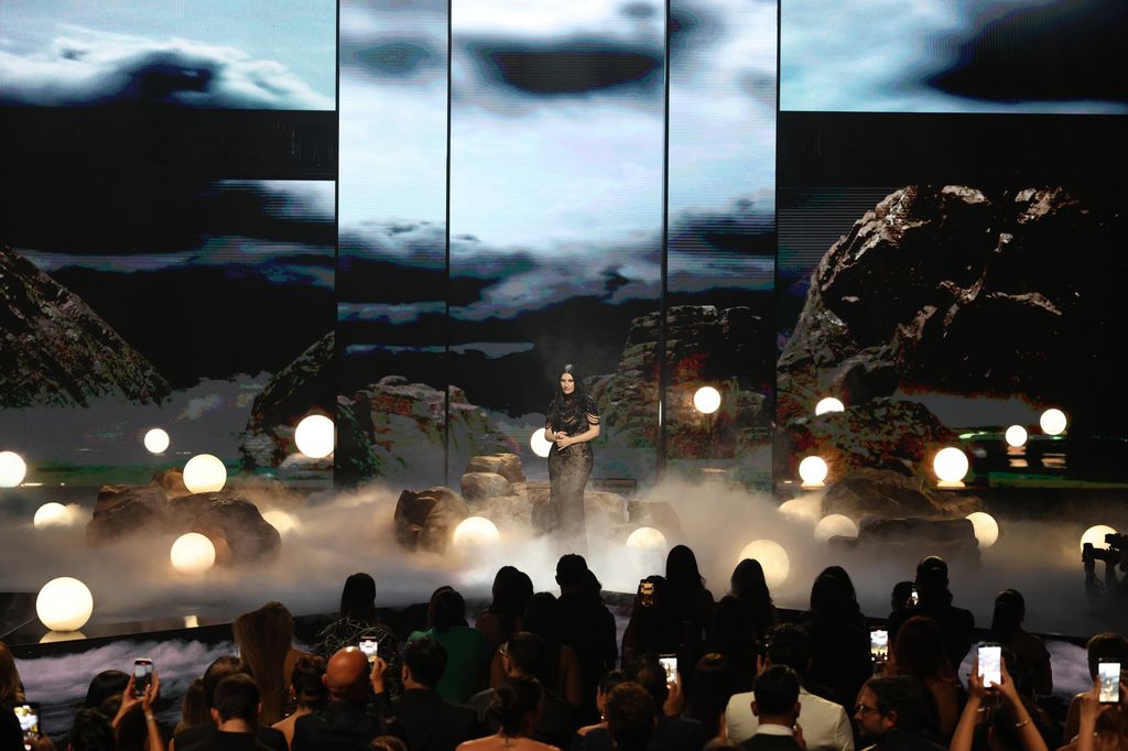 Laura Pausini en el escenario de los Premios Billboard.