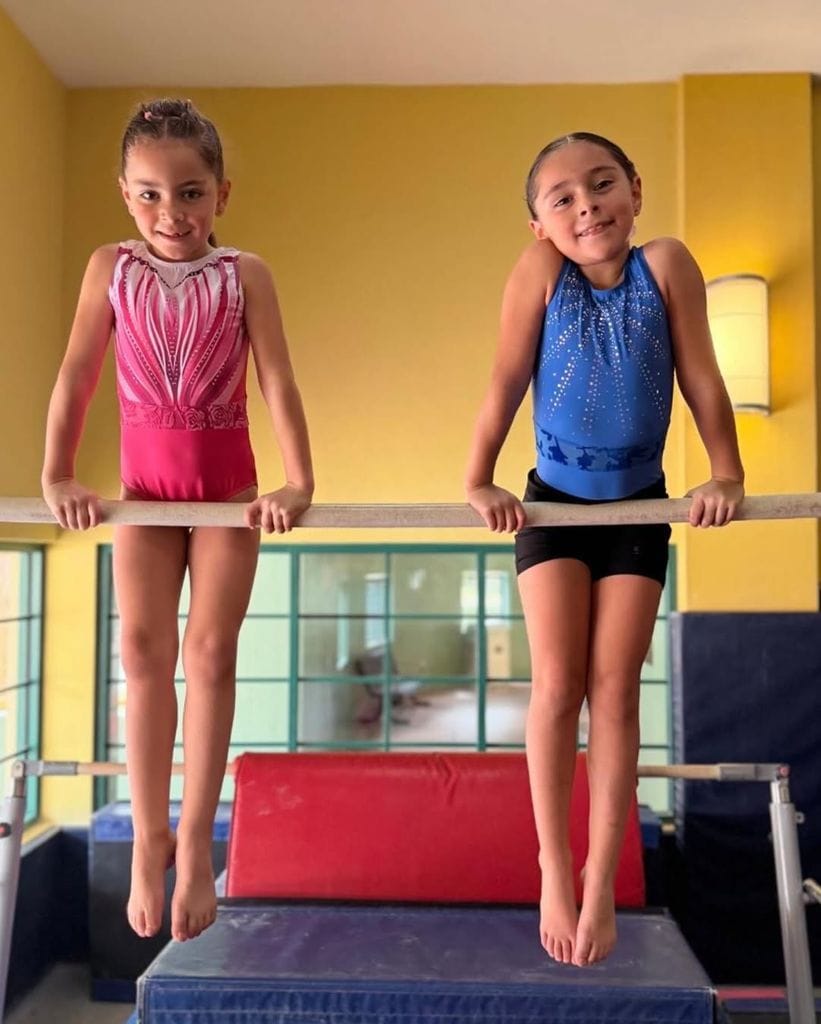 Las pequeñas quisieron una fiesta con temática de gimnastas, demostrando su talento