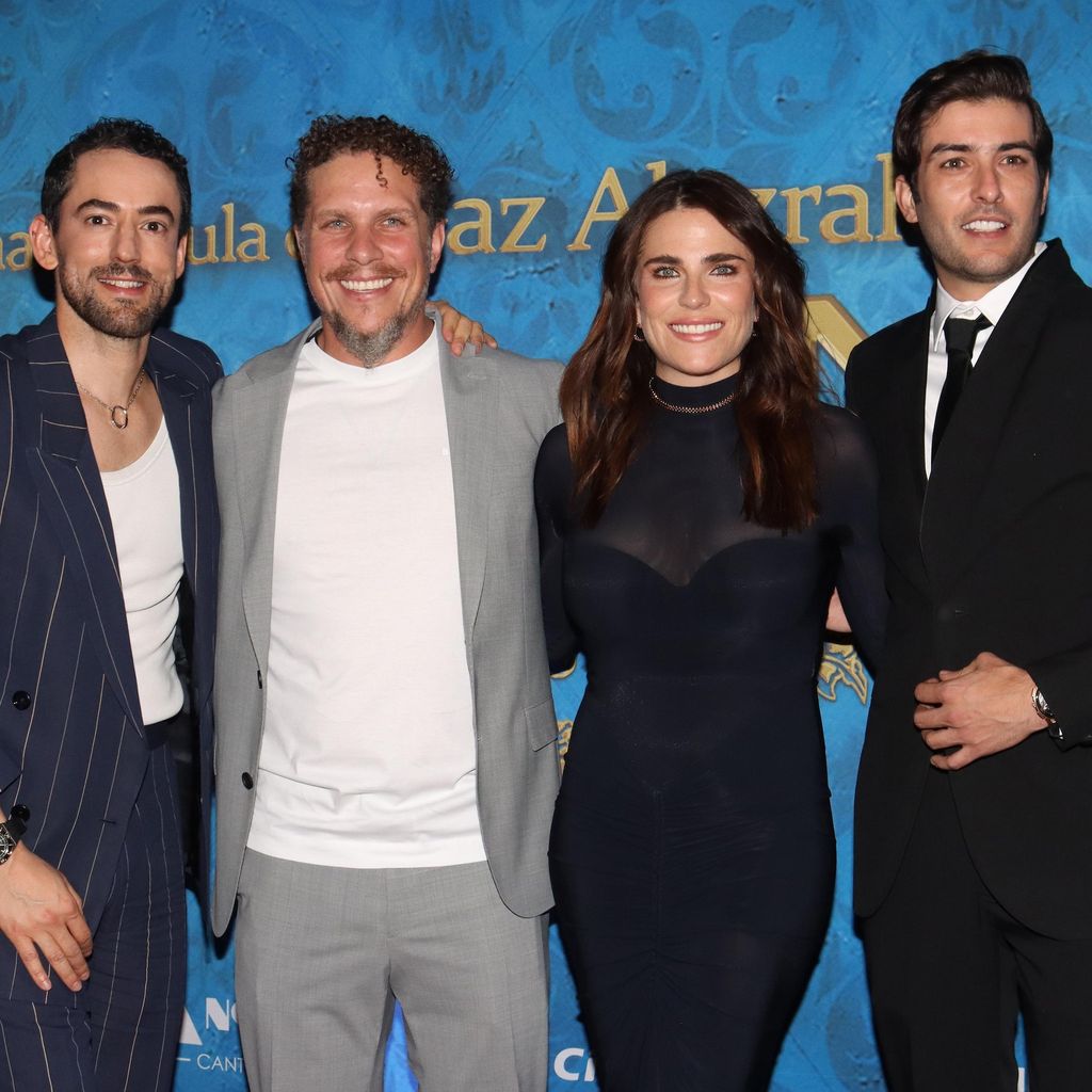 Karla Souza compañeros de \'Nosotros los nobles\'